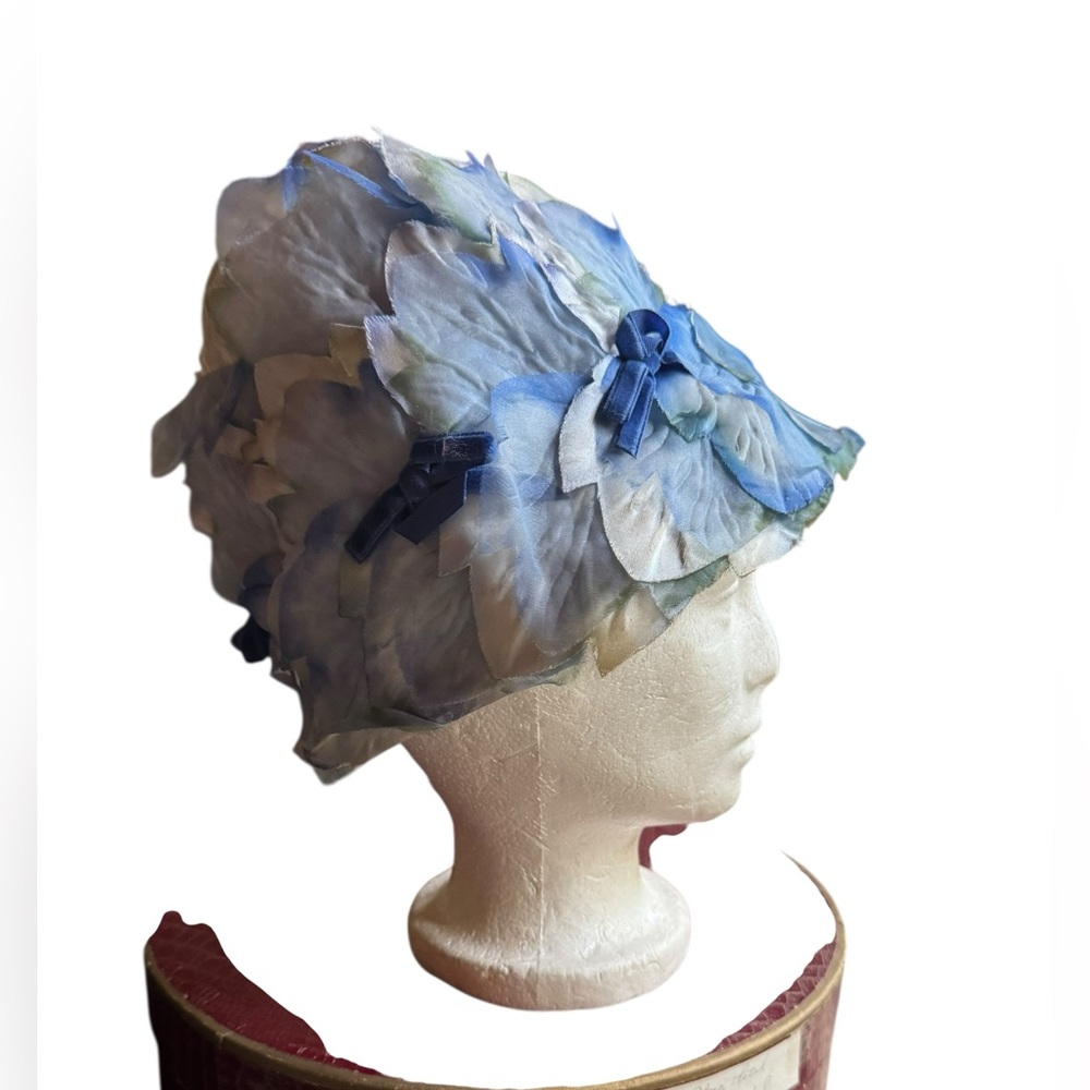 1950s Flower Petal Bucket Hat - Picture 2 of 6